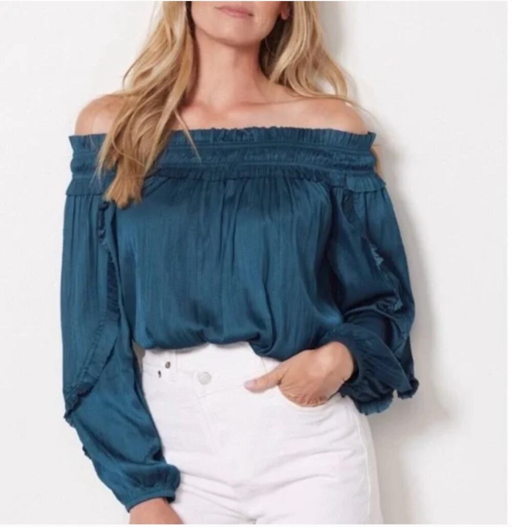 EVEREVE Off the Shoulder Amari Silky Ruffle Blouse // L